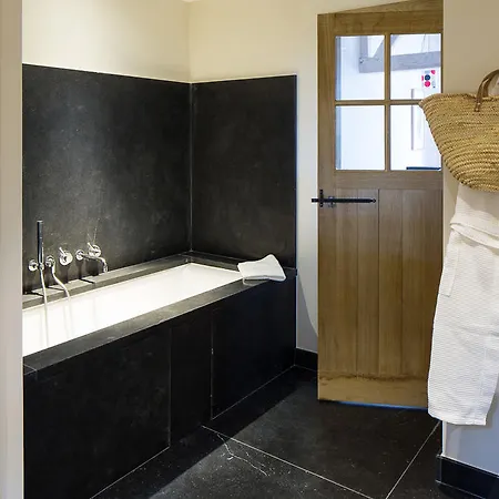 Chateau De Sable Кавалер-сюр-Мер